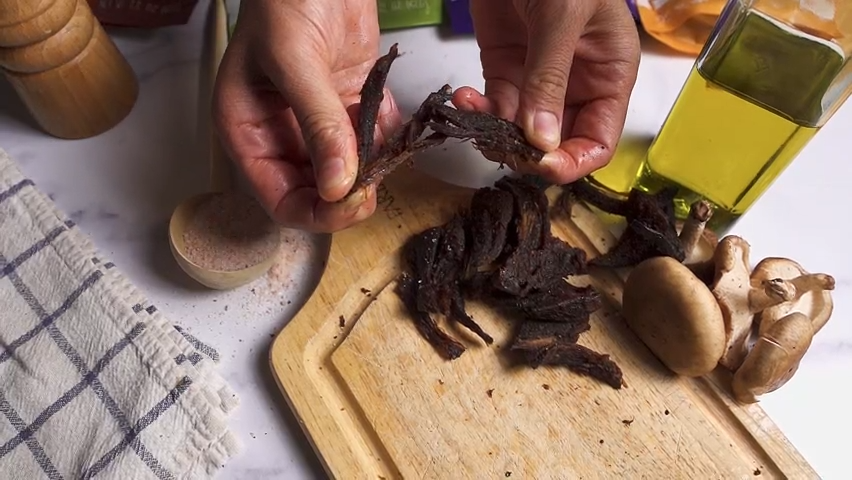 Salt & Pepper Mushroom Jerky